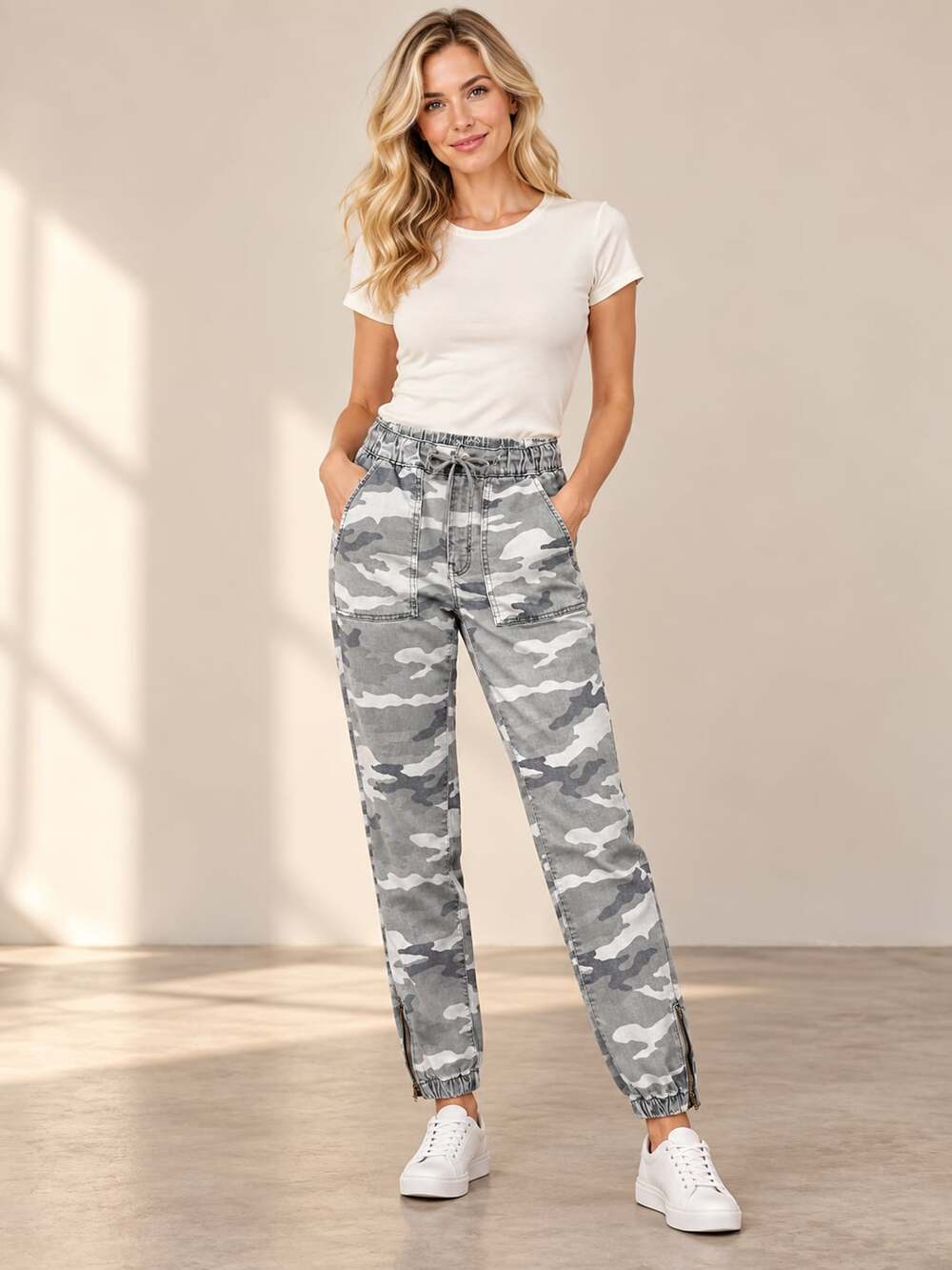 American Eagle Gray Camo Joggers Size 6 X-Long
